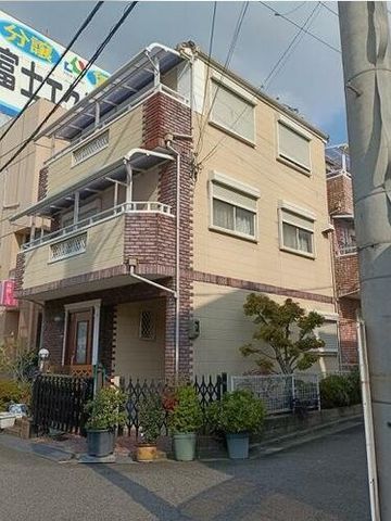 3SLDK House for Sale in Matsubara City, Osaka - 101.82 sqm - Thumbnail 2