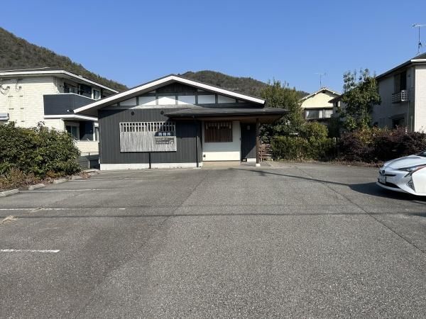 2LDK Single-Story House for Sale in Nishiwaki, Hyogo - 144 sqm - Thumbnail 2