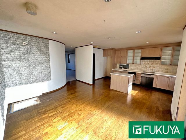 3LDK House for Sale in Minami-ku, Kyoto, 161.9 sqm - Thumbnail 2