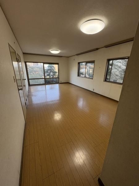 3LDK Detached House in Kobe Fujimigaoka with Parking - Thumbnail 2