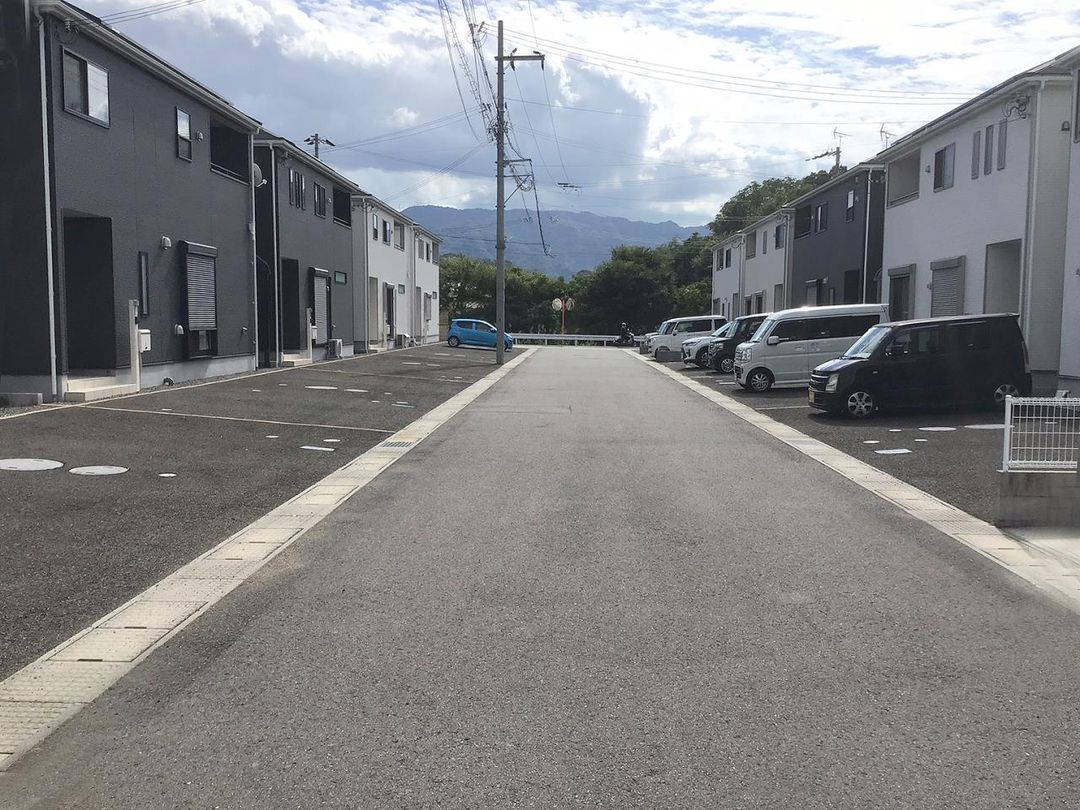 4LDK Detached House for Sale in Kainan, Wakayama - 100 sqm - Thumbnail 2