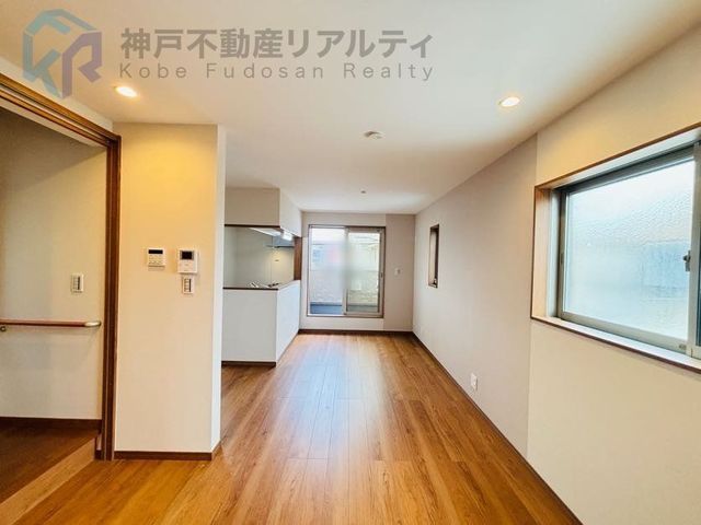 Modern 4LDK Wooden House near Higashi-Futami Station, Akashi - Thumbnail 2