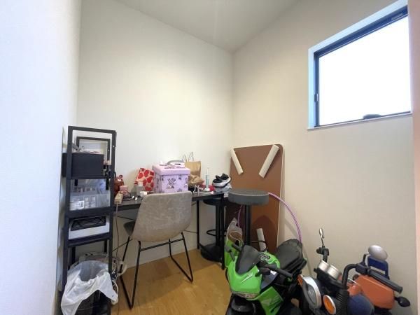 Modern 2SLDK House with 4 Car Parking in Oita City - Thumbnail 2