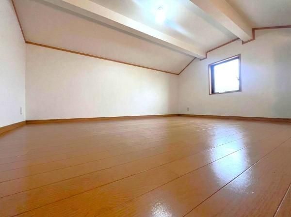 4LDK Detached House with Garden near Hyotan-yama Station, Higashi-Osaka - Thumbnail 4
