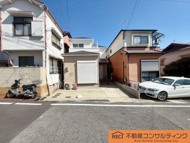 Renovated 4LDK House Near Oji Koen Station, Kobe - Thumbnail 3