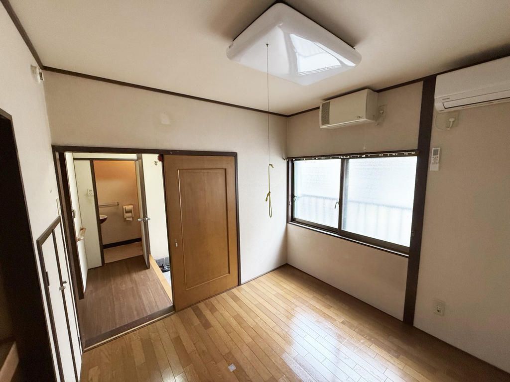 4K Terrace House for Sale in Toyonaka, Osaka near Shonai Station - Thumbnail 4