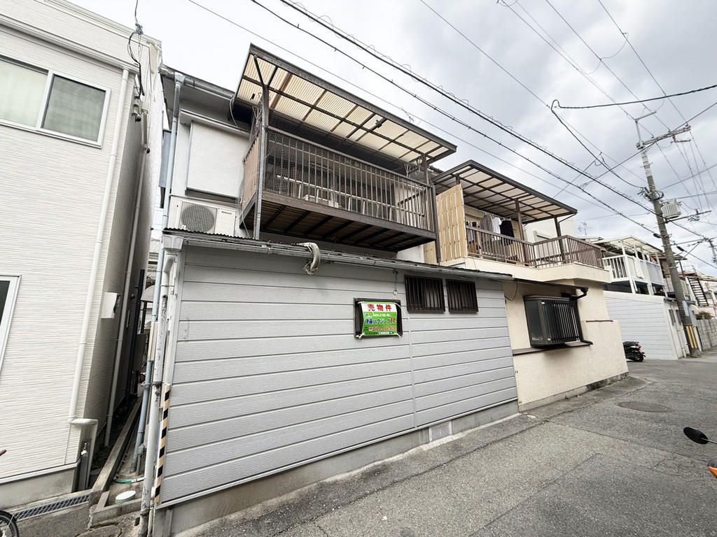 4K Terrace House for Sale in Toyonaka, Osaka near Shonai Station - Thumbnail 2