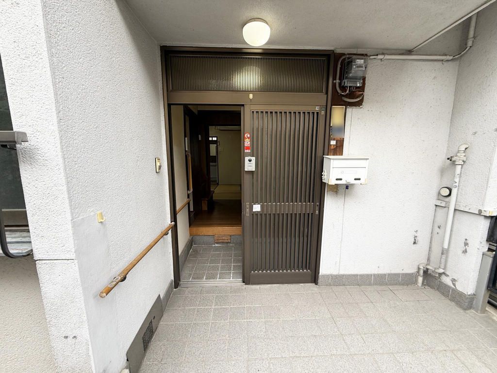 4K Terrace House for Sale in Toyonaka, Osaka near Shonai Station - Thumbnail 3