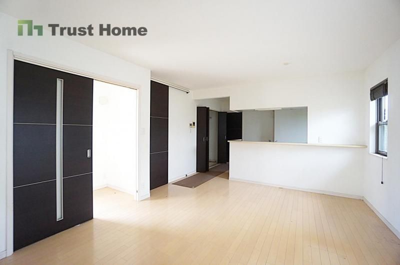 Renovated 3LDK Detached House for Sale in Minoh, Osaka - Thumbnail 2