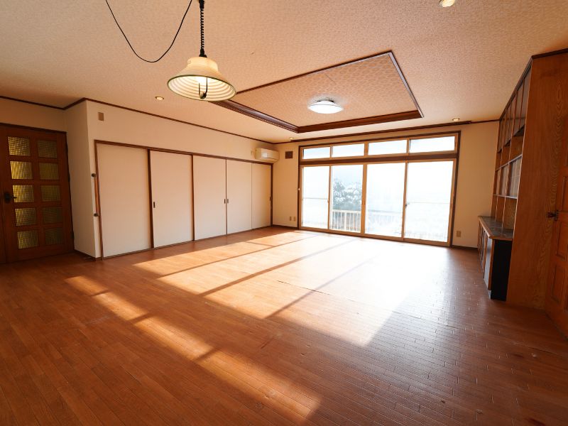 Spacious 5SLDK Bungalow on Corner Lot in Tomakomai, Hokkaido - Thumbnail 4