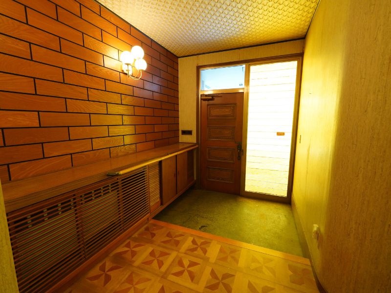 Spacious 5SLDK Bungalow on Corner Lot in Tomakomai, Hokkaido - Thumbnail 3
