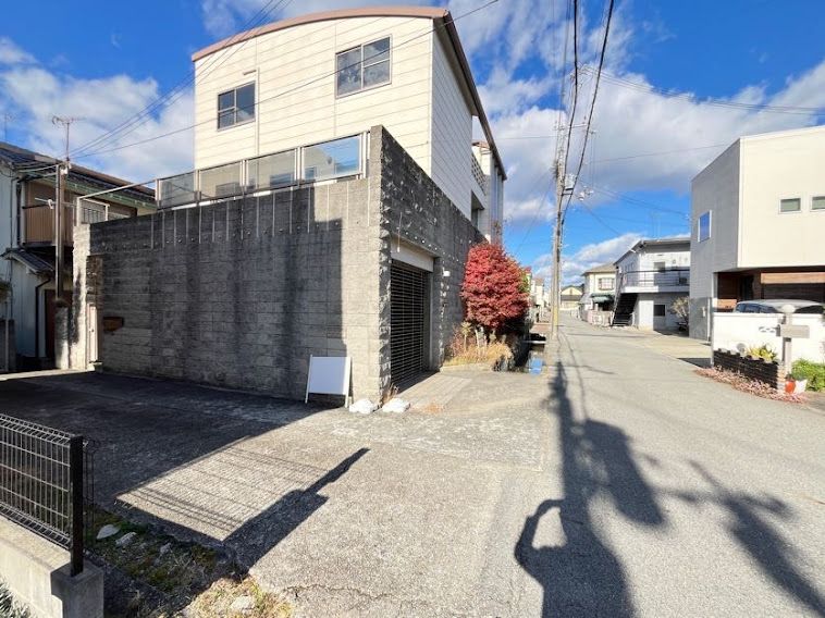 6SLDK House for Sale in Himeji, Hyogo - 240 sqm, Walk-In Closet - Thumbnail 2