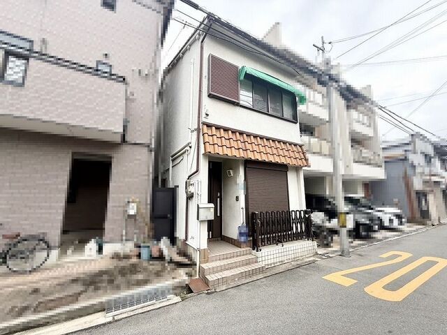 3LDK Wooden House for Sale in Yodogawa-ku, Osaka - Thumbnail 2