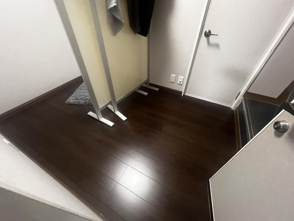 Renovated 4DK Terrace House with Office Space in Hirakata, Osaka - Thumbnail 2
