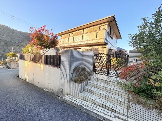 4SLDK Detached House for Sale near Karakodai Station, Kobe - Thumbnail 2