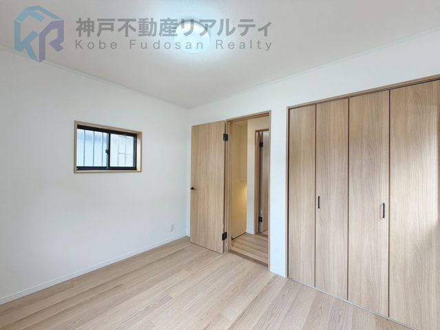 Renovated 3LDK House Near Ishiyagawa Station, Kobe - Thumbnail 4