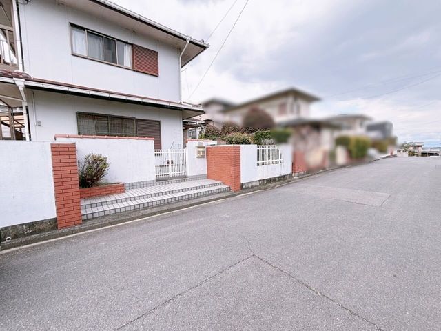 4DK Detached House for Sale in Yokkaichi, Mie - 90.15 sqm - Thumbnail 2