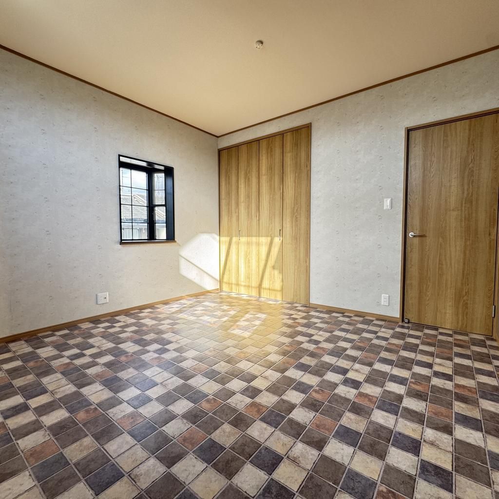 6LDK Corner House with Sauna & Renovation in Habikino, Osaka - Thumbnail 3
