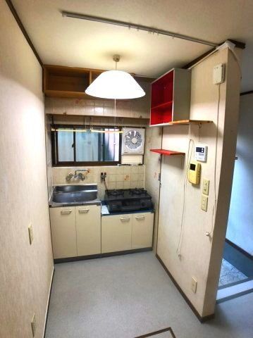 Terraced House for Sale near Kozanji Station, Hirakata - Image 1
