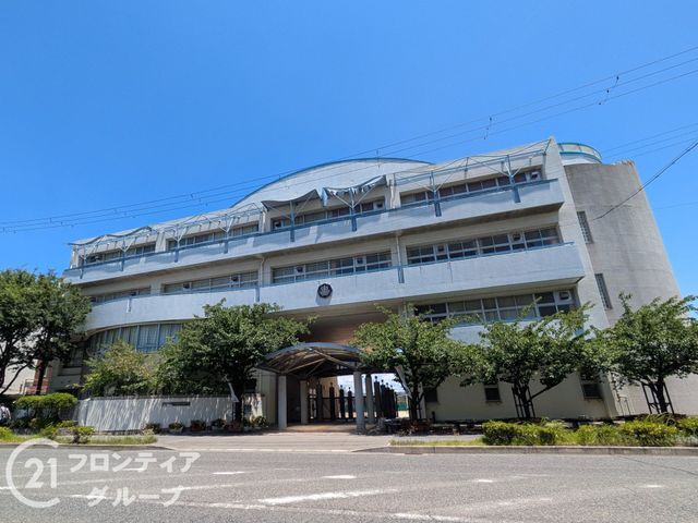 6LDK Steel-Frame House Near Uozaki Station, Kobe - Thumbnail 2