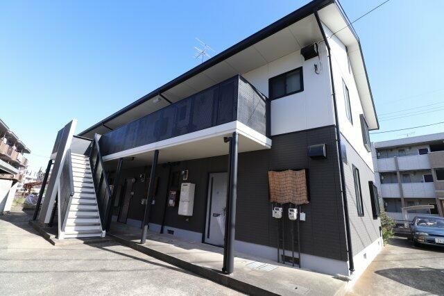 GRANDAY 2LDK Apartment for Rent near Yomiuriland-mae Station - Thumbnail 3