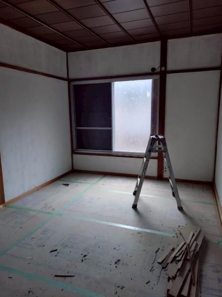 3K Terraced House for Sale in Hirakata, Osaka - 2000000 Yen - Thumbnail 2