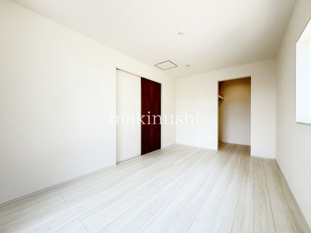 New 3LDK House in Sakai, Osaka with Seismic Dampers & Long-Term Certification - Thumbnail 4