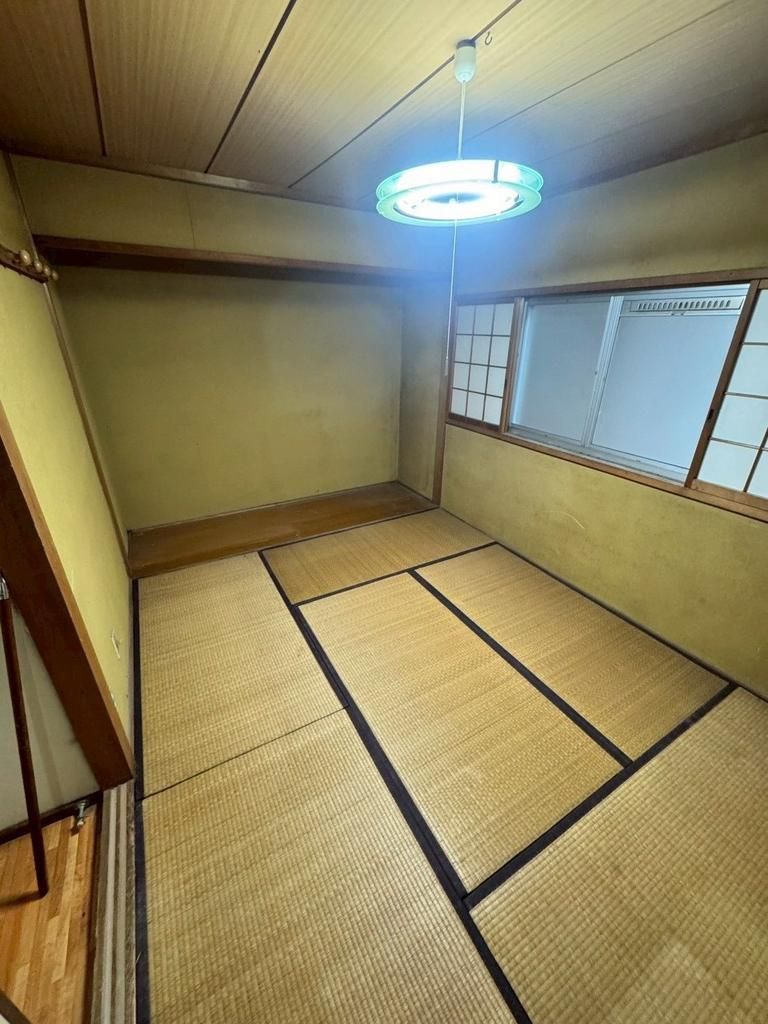 3LDK Terrace House for Sale in Takatsuki, Osaka - Thumbnail 3
