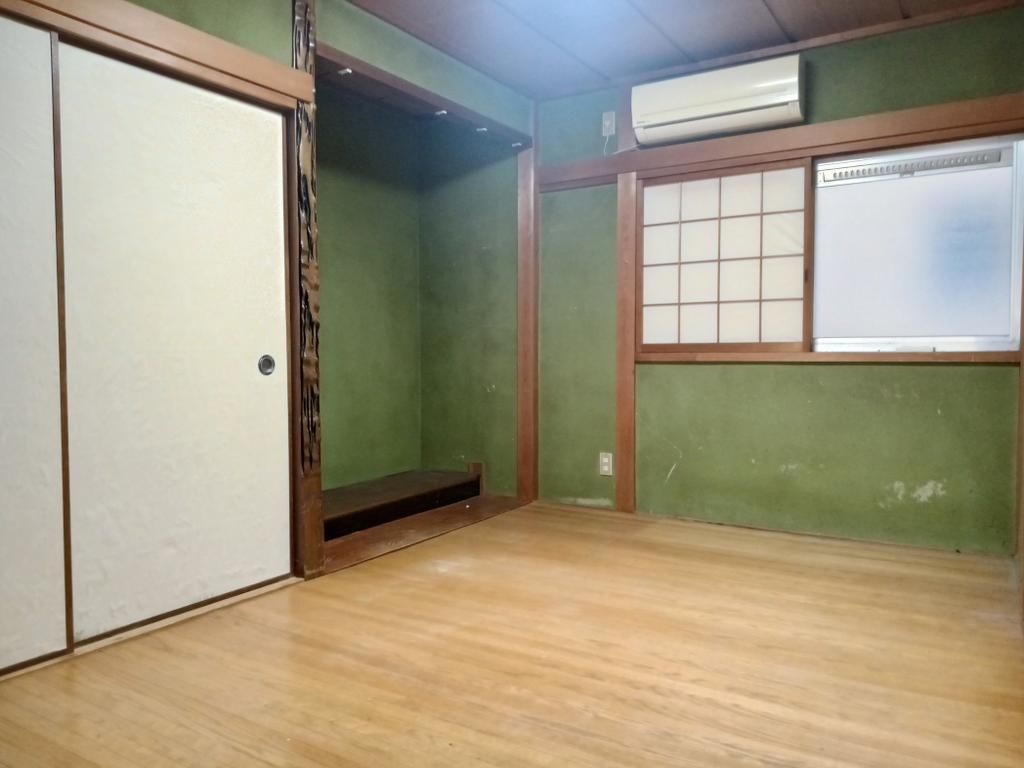 3LDK Terrace House for Sale in Takatsuki, Osaka - Thumbnail 4