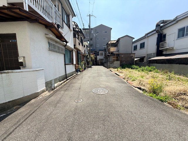 Corner Lot 3DK House for Sale Near Hyotan-yama Station, Higashiosaka - Thumbnail 4
