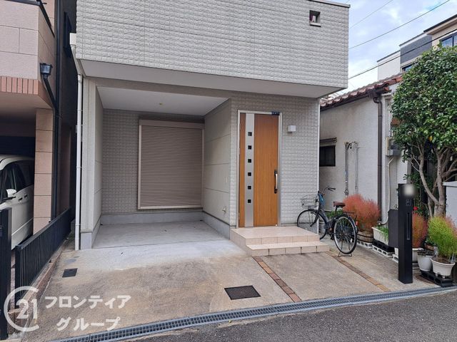 Modern 3-Story House for Sale in Higashiosaka, Osaka - 2SLDK - Thumbnail 3