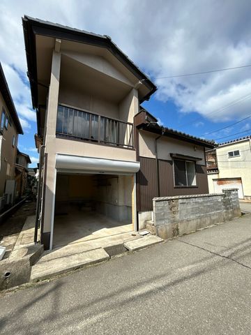 Renovated 5LDK House in Tsubata, Ishikawa - 133 sqm - Thumbnail 2