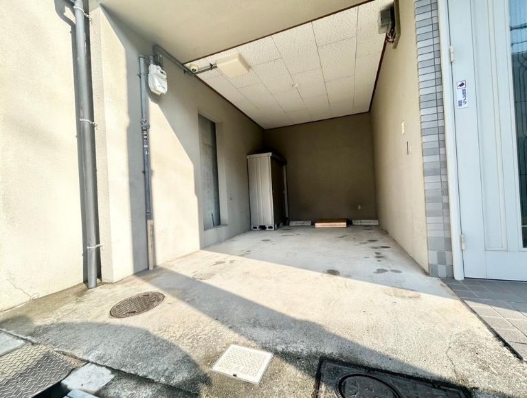 4LDK Detached House near Bishoen Station, Higashisumiyoshi, Osaka - Image 1