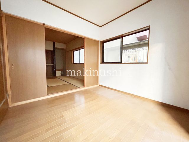 4LDK Detached House for Sale in Matsubara, Osaka - Thumbnail 3