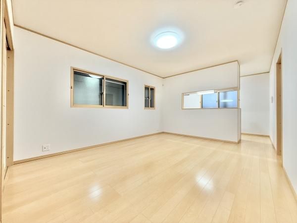 4LDK Detached House for Sale in Sakai, Osaka | 98.82 sqm - Thumbnail 2