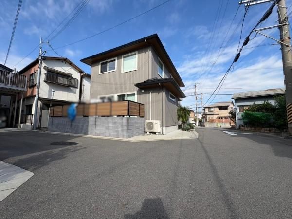 Used Detached House 3LDK in Wakayama City, Wakayama - Thumbnail 2
