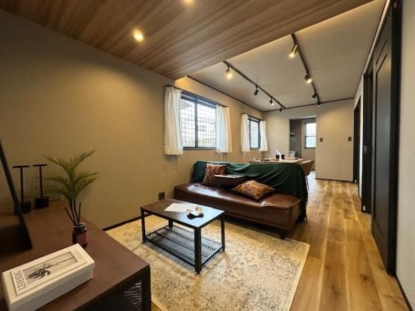 Renovated 5LDK House near Nagao Station, Hirakata City - Thumbnail 2