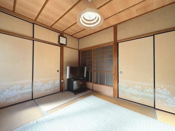 4DK Detached House for Sale in Daito City, Osaka - Thumbnail 3