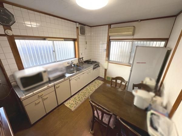 4DK Detached House for Sale in Daito City, Osaka - Thumbnail 4