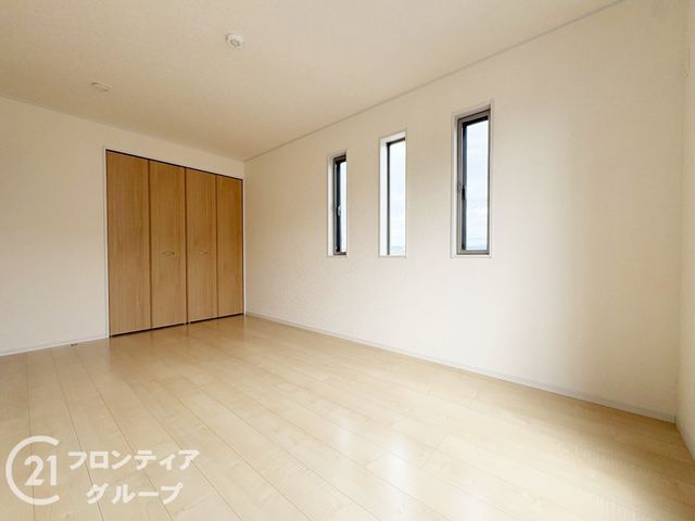 4LDK Detached House for Sale in Yamato-Koriyama, Nara - Thumbnail 3