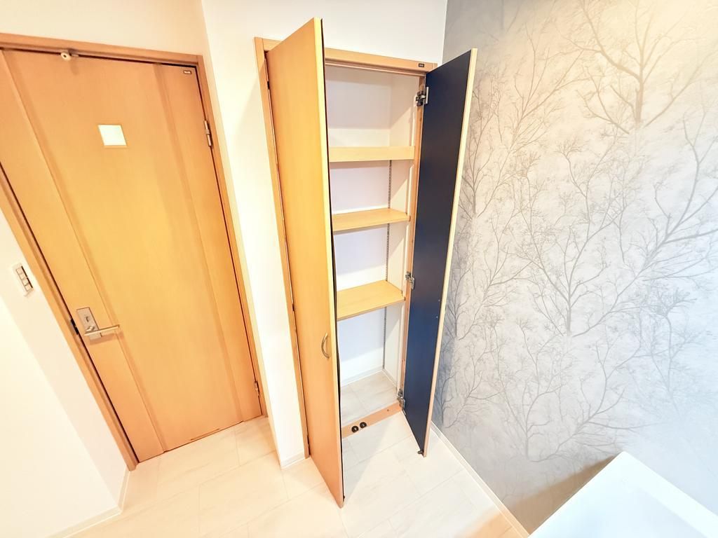 Renovated 4LDK House Near Denpo Station, Osaka - Thumbnail 4