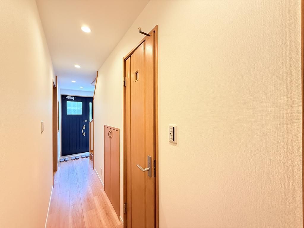 Renovated 4LDK House Near Denpo Station, Osaka - Thumbnail 2