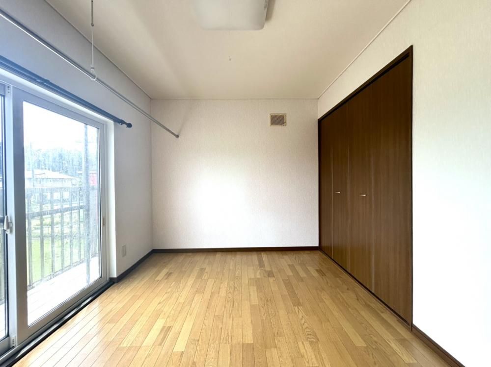 Renovated 3-Bedroom House for Sale in Noboribetsu, Hokkaido - Thumbnail 2
