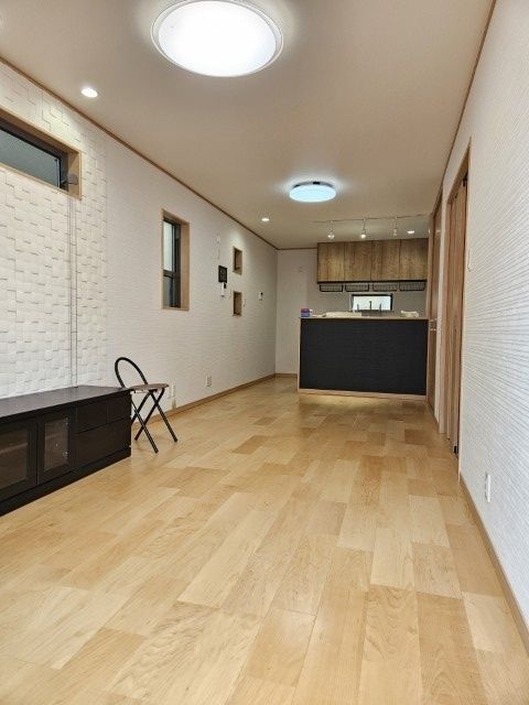3LDK House for Sale in Neyagawa, Osaka - 84.55 sqm - Thumbnail 2