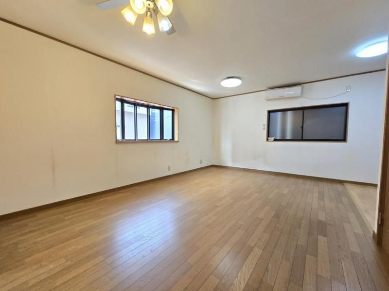 4LDK Detached House for Sale in Higashiosaka, Osaka | 126 sqm - Thumbnail 3
