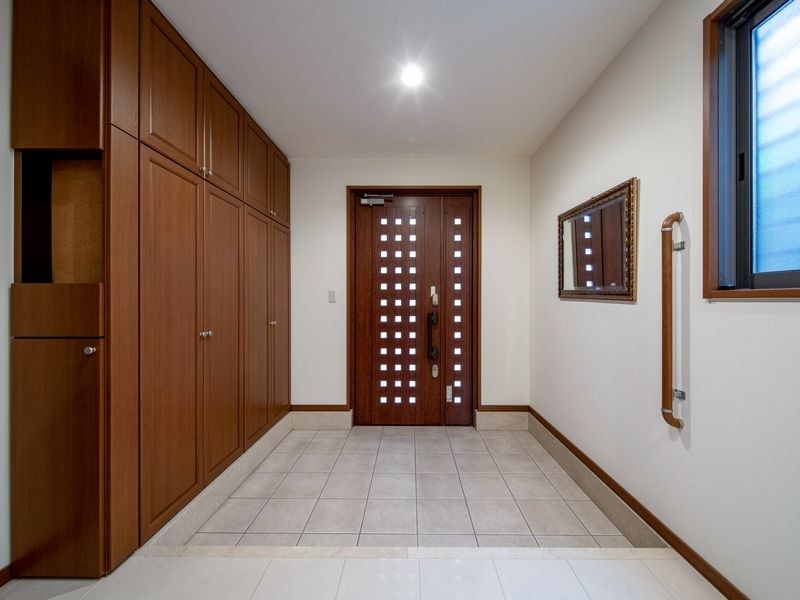 6LDK Two-Generation House for Sale in Minoh, Osaka - Thumbnail 4