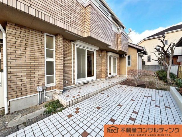 Renovated 4LDK House with Panoramic Kobe Views in Higashinada - Thumbnail 4