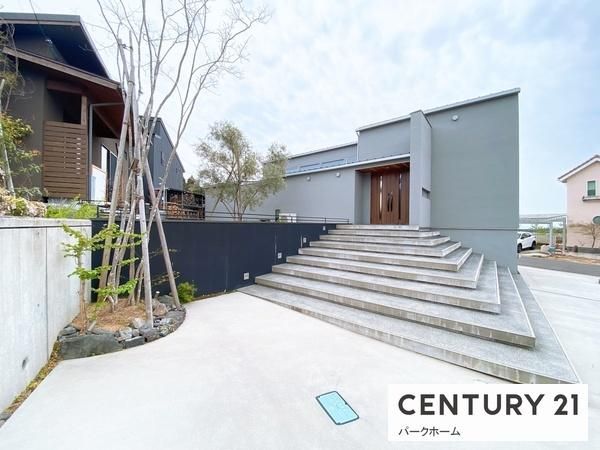 Modern 2021 House with Spectacular Views in Ujitawara, Kyoto - Image 1