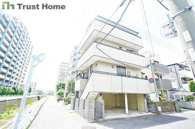 4DK Detached House for Sale in Kobe's Higashinada Ward - Image 1