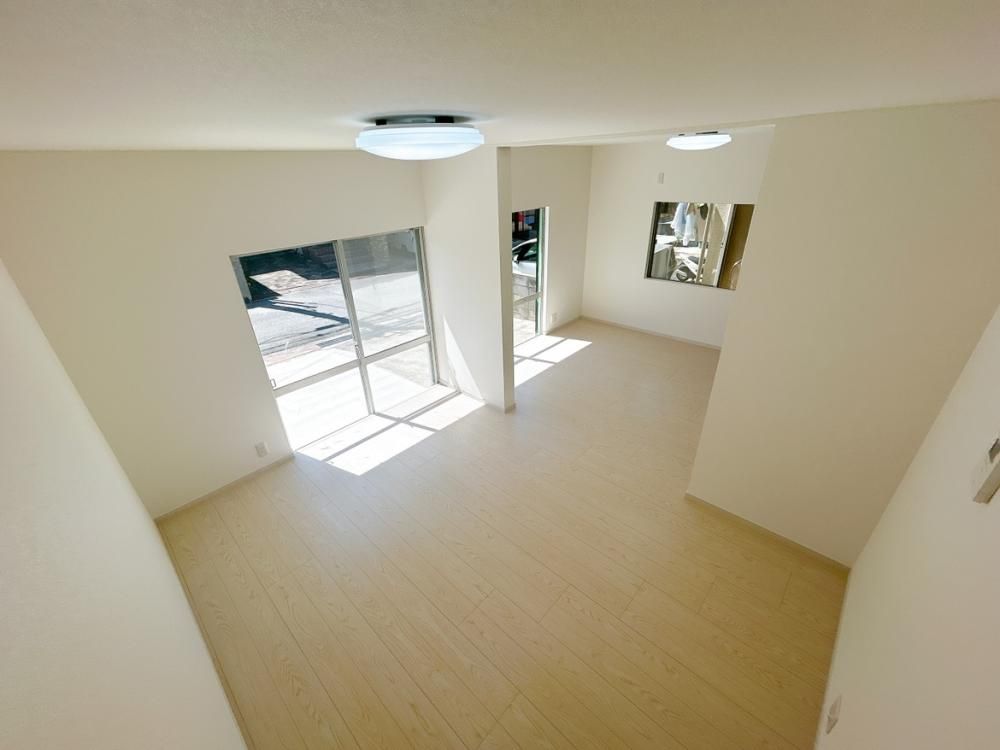 Renovated 3LDK House in Himeji with 2-Year Warranty - Thumbnail 3